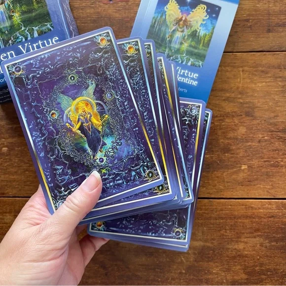 Doreen Virtue & Radleigh Valentine Angel Tarot Cards / 78 Card Deck +Book + Box - Picture 2 of 6